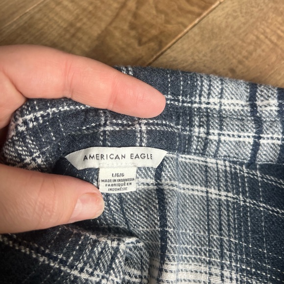 American Eagle Outfitters Navy and White Plaid Shirt - Picture 5 of 10